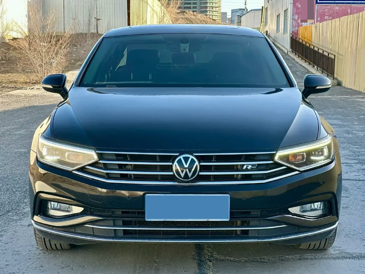 2020 Volkswagen Magotan 2.0T 186HP L4 7DCT,autocango,china used car exporter,china ev exporter,chinese used car exporter,chinese used ev exporter