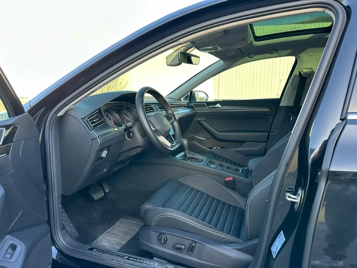 2020 Volkswagen Magotan 2.0T 186HP L4 7DCT,autocango,china used car exporter,china ev exporter,chinese used car exporter,chinese used ev exporter