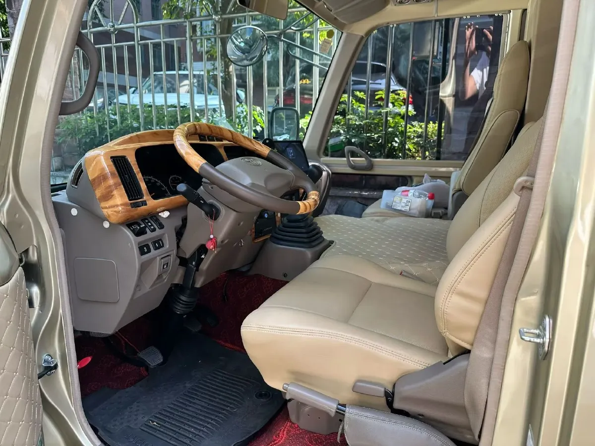 2020 Skoda Octavia 1.5L 113HP L4 5MT,autocango,china used car exporter,china ev exporter,chinese used car exporter,chinese used ev exporter