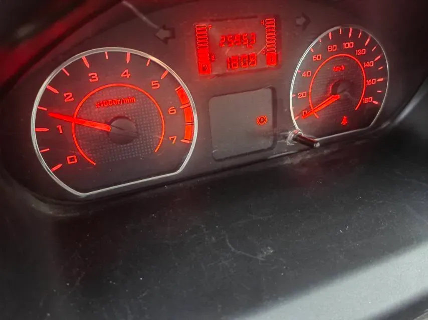 2022 WuLing RongGuang S 1.2L 76HP L4 5MT,autocango,china used car exporter,china ev exporter,chinese used car exporter,chinese used ev exporter