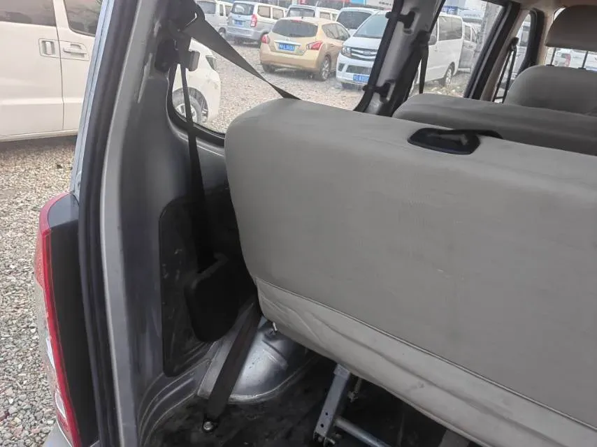 2022 WuLing RongGuang S 1.2L 76HP L4 5MT,autocango,china used car exporter,china ev exporter,chinese used car exporter,chinese used ev exporter