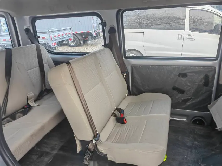 2022 WuLing RongGuang S 1.2L 76HP L4 5MT,autocango,china used car exporter,china ev exporter,chinese used car exporter,chinese used ev exporter