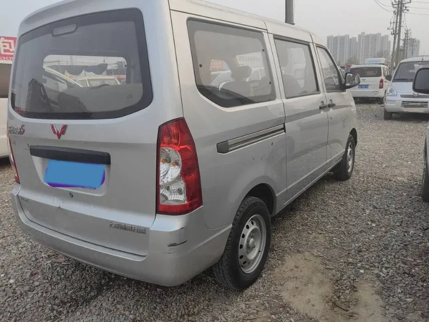 2022 WuLing RongGuang S 1.2L 76HP L4 5MT,autocango,china used car exporter,china ev exporter,chinese used car exporter,chinese used ev exporter