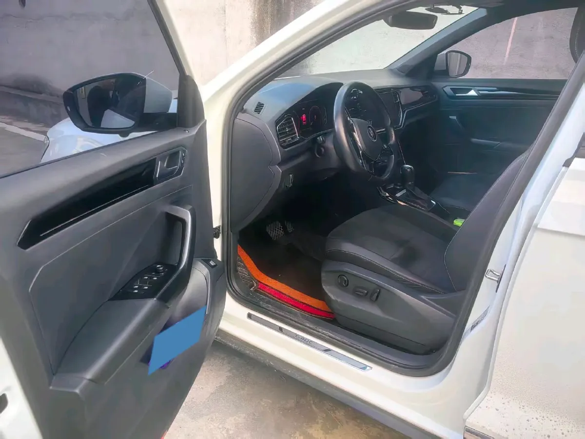 2021 Volkswagen T-Roc 1.4T 150HP L4 7DCT,autocango,china used car exporter,china ev exporter,chinese used car exporter,chinese used ev exporter