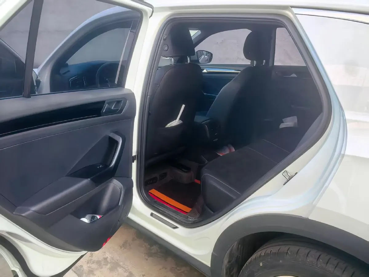 2021 Volkswagen T-Roc 1.4T 150HP L4 7DCT,autocango,china used car exporter,china ev exporter,chinese used car exporter,chinese used ev exporter