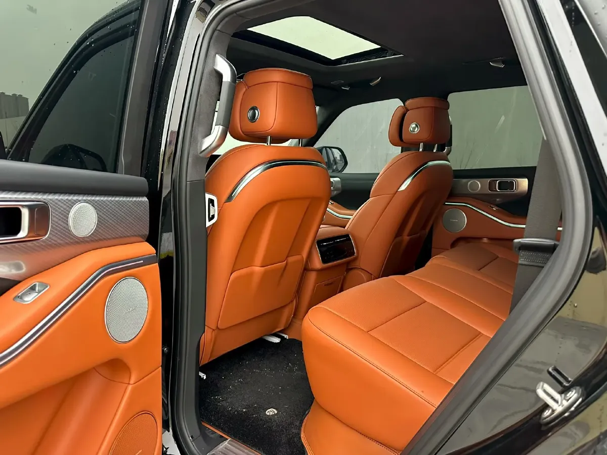 2024 Tank 700 3.0T 360HP V6 9AT PHEV 37.1KWH,autocango,china used car exporter,china ev exporter,chinese used car exporter,chinese used ev exporter