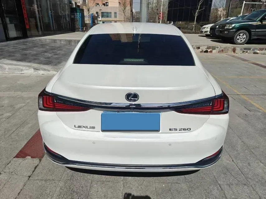 2020 Lexus ES 2.5L 207HP L4 8AT,autocango,china used car exporter,china ev exporter,chinese used car exporter,chinese used ev exporter