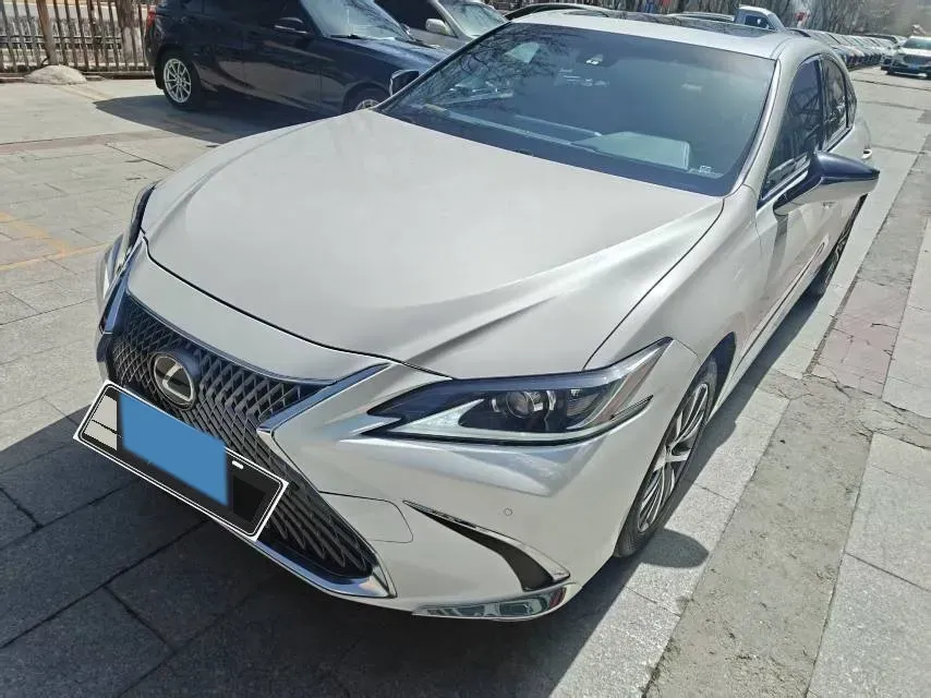 2020 Lexus ES 2.5L 207HP L4 8AT,autocango,china used car exporter,china ev exporter,chinese used car exporter,chinese used ev exporter