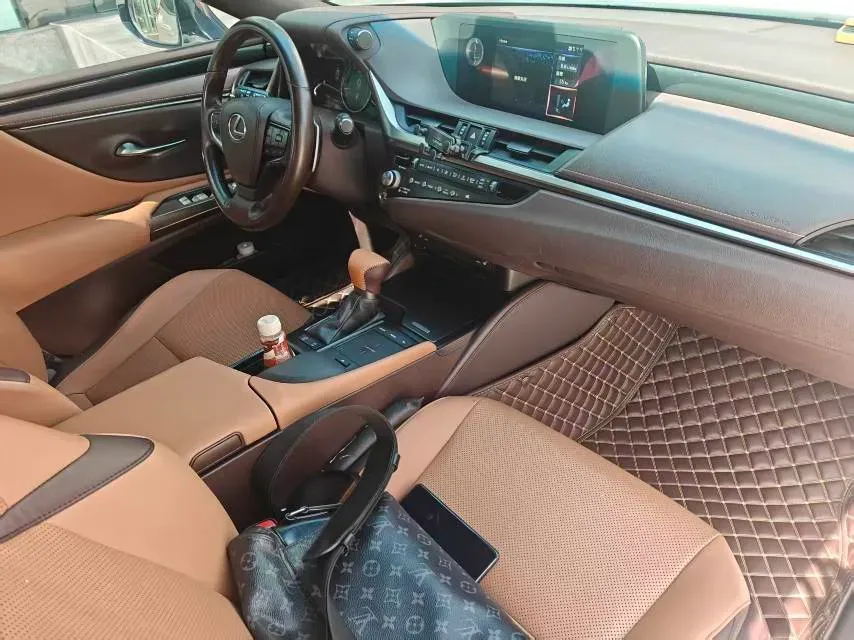 2020 Lexus ES 2.5L 207HP L4 8AT,autocango,china used car exporter,china ev exporter,chinese used car exporter,chinese used ev exporter