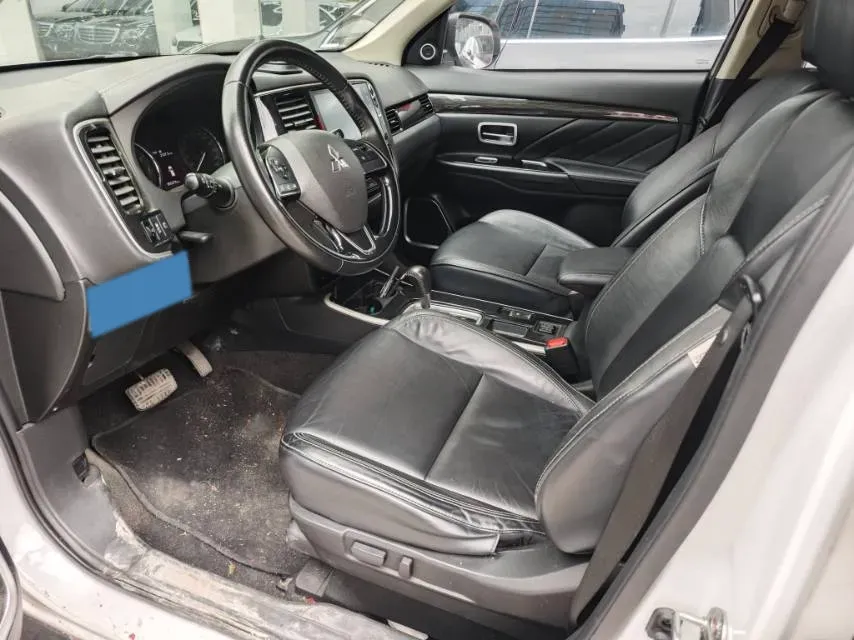 2019 Mitsubishi Outlander 2.0L 166HP L4 CVT,autocango,china used car exporter,china ev exporter,chinese used car exporter,chinese used ev exporter