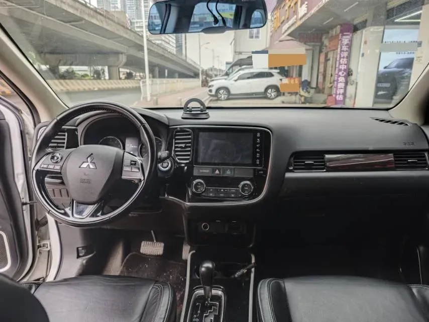 2019 Mitsubishi Outlander 2.0L 166HP L4 CVT,autocango,china used car exporter,china ev exporter,chinese used car exporter,chinese used ev exporter