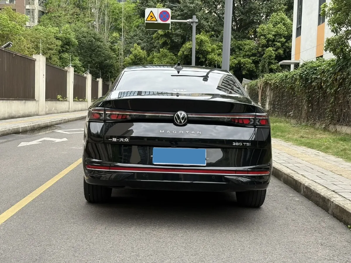 2024 Volkswagen Magotan 2.0T 220HP L4 7DCT,autocango,china used car exporter,china ev exporter,chinese used car exporter,chinese used ev exporter