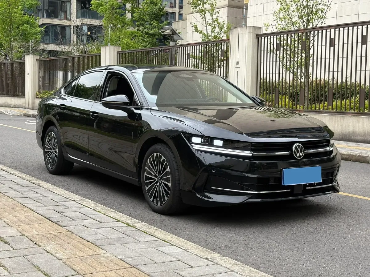 2024 Volkswagen Magotan 2.0T 220HP L4 7DCT,autocango,china used car exporter,china ev exporter,chinese used car exporter,chinese used ev exporter