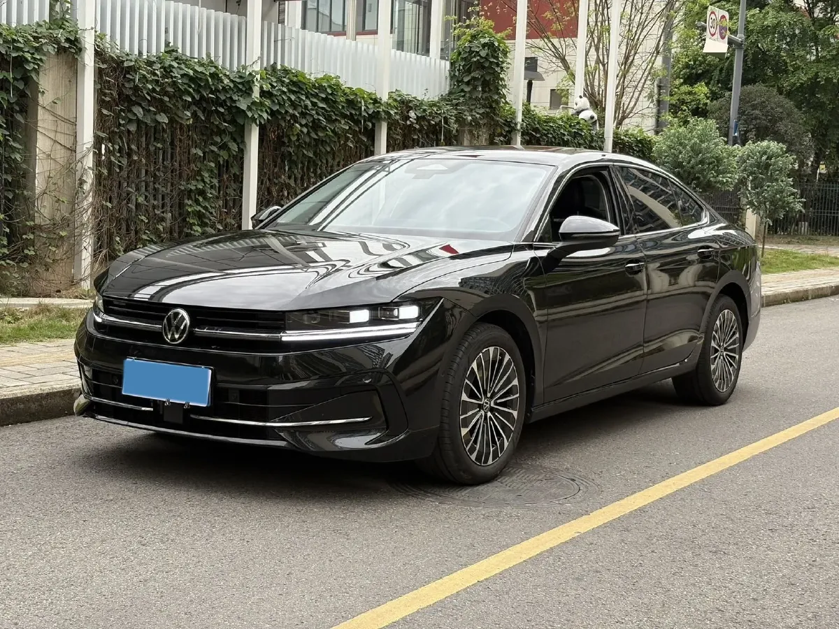 2024 Volkswagen Magotan 2.0T 220HP L4 7DCT,autocango,china used car exporter,china ev exporter,chinese used car exporter,chinese used ev exporter