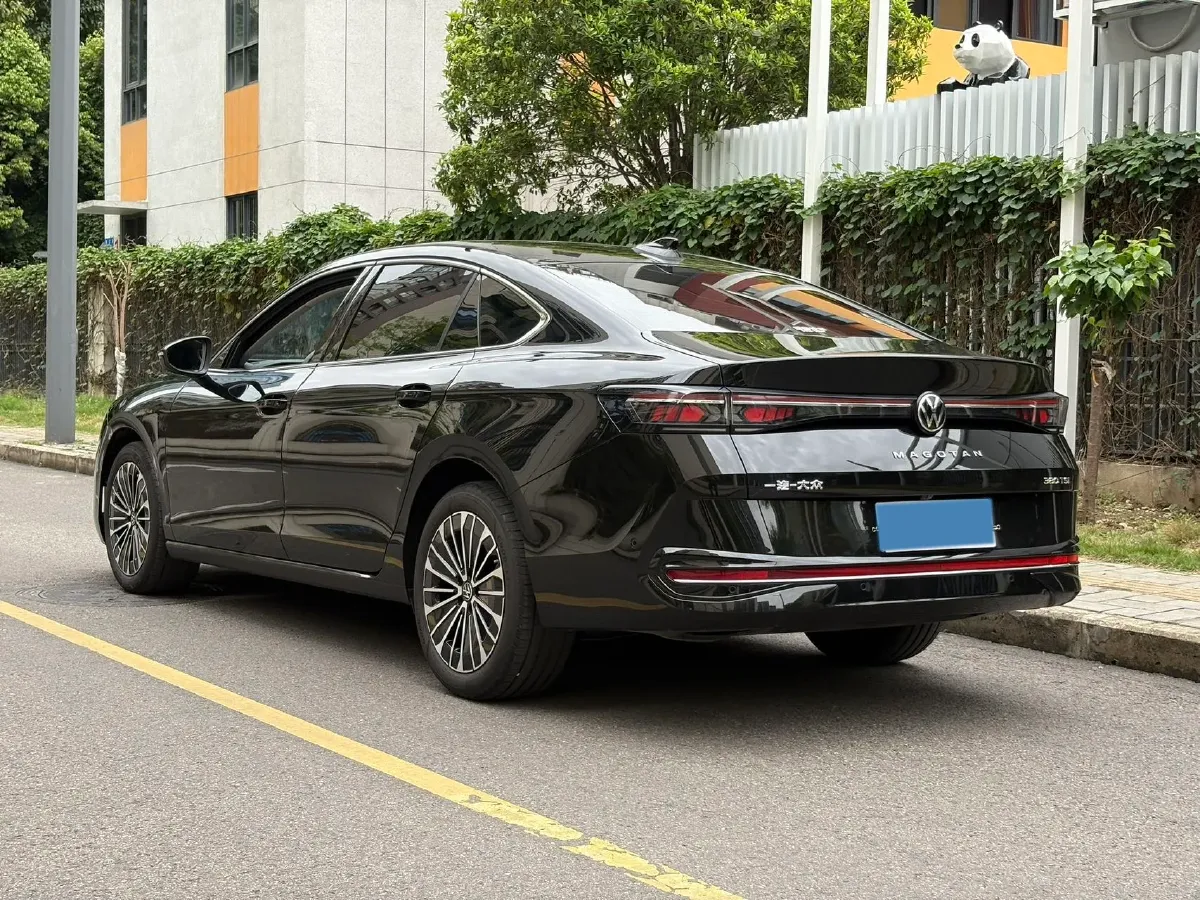 2024 Volkswagen Magotan 2.0T 220HP L4 7DCT,autocango,china used car exporter,china ev exporter,chinese used car exporter,chinese used ev exporter