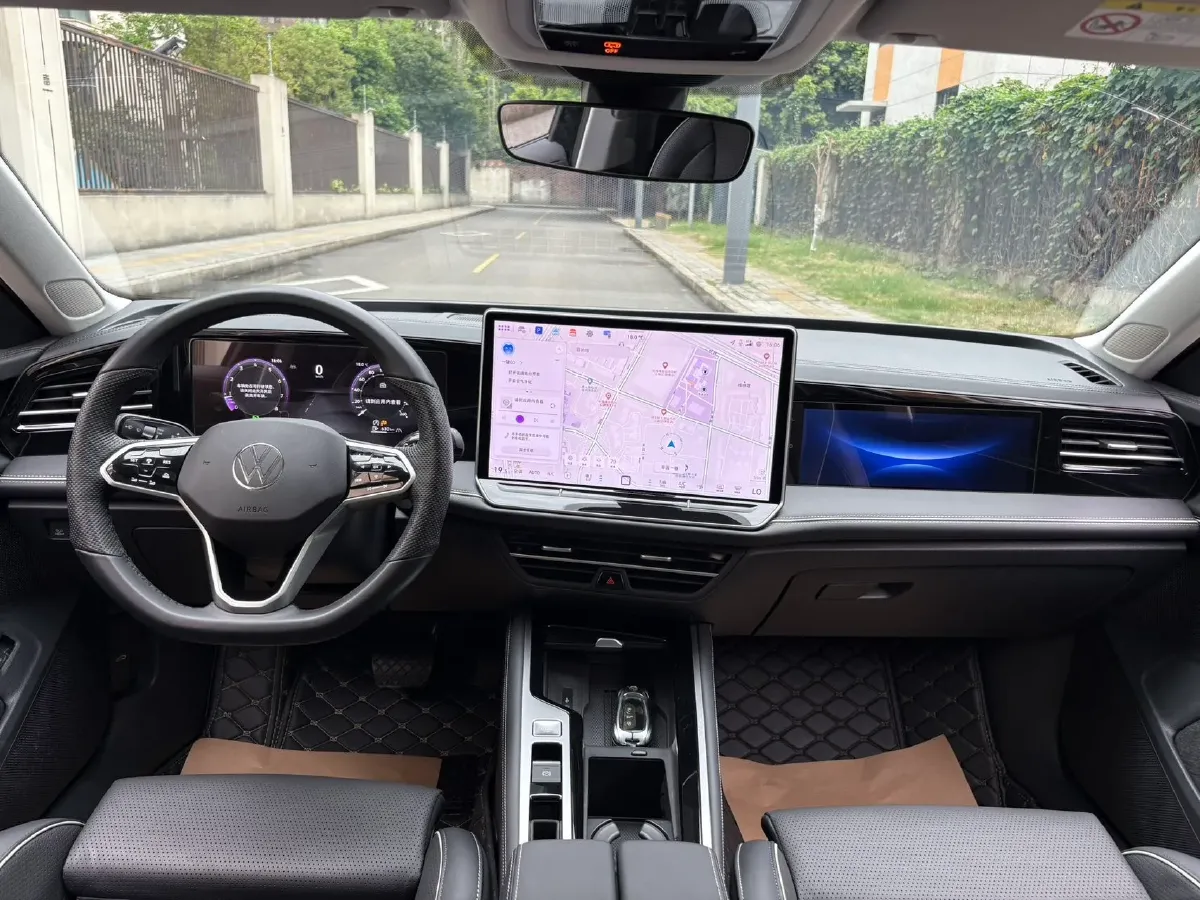 2024 Volkswagen Magotan 2.0T 220HP L4 7DCT,autocango,china used car exporter,china ev exporter,chinese used car exporter,chinese used ev exporter