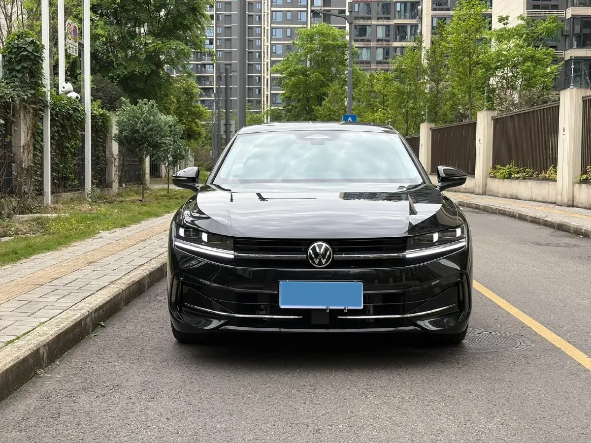 2024 Volkswagen Magotan 2.0T 220HP L4 7DCT,autocango,china used car exporter,china ev exporter,chinese used car exporter,chinese used ev exporter