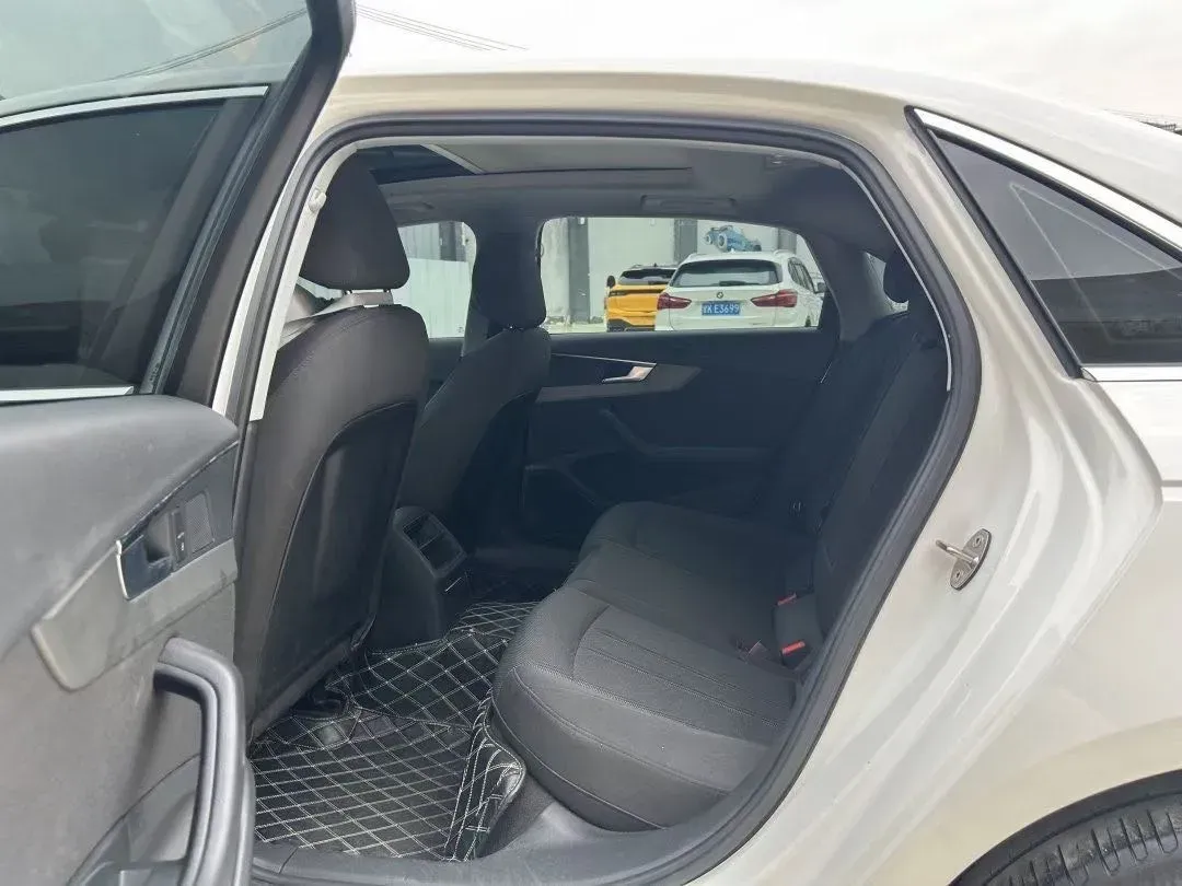 2019 Audi A4L 2.0T 190HP L4 7DCT,autocango,china used car exporter,china ev exporter,chinese used car exporter,chinese used ev exporter