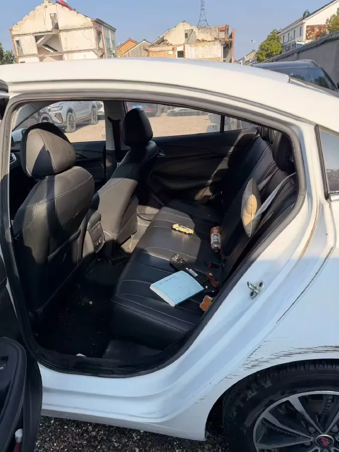 2019 Roewe i5 1.5L 120HP L4 CVT,autocango,china used car exporter,china ev exporter,chinese used car exporter,chinese used ev exporter