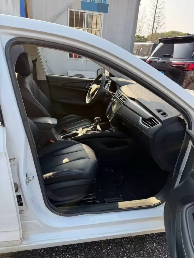 2019 Roewe i5 1.5L 120HP L4 CVT,autocango,china used car exporter,china ev exporter,chinese used car exporter,chinese used ev exporter