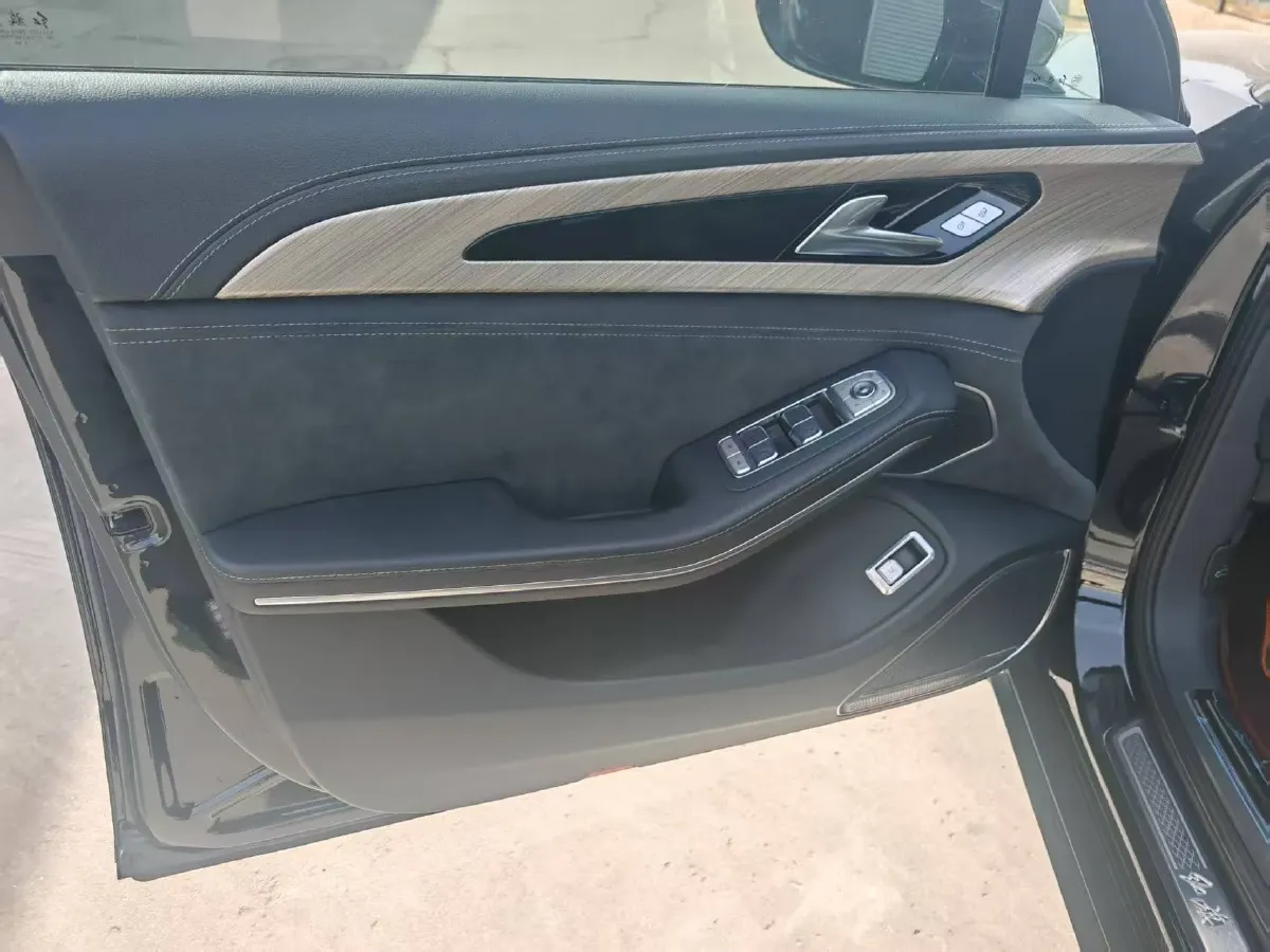 2022 HongQi H9 2.0T 252HP L4 7DCT,autocango,china used car exporter,china ev exporter,chinese used car exporter,chinese used ev exporter