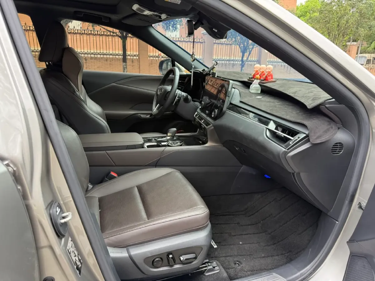 2023 Lexus RX 2.5L 189HP L4 E-CVT Hybrid,autocango,china used car exporter,china ev exporter,chinese used car exporter,chinese used ev exporter