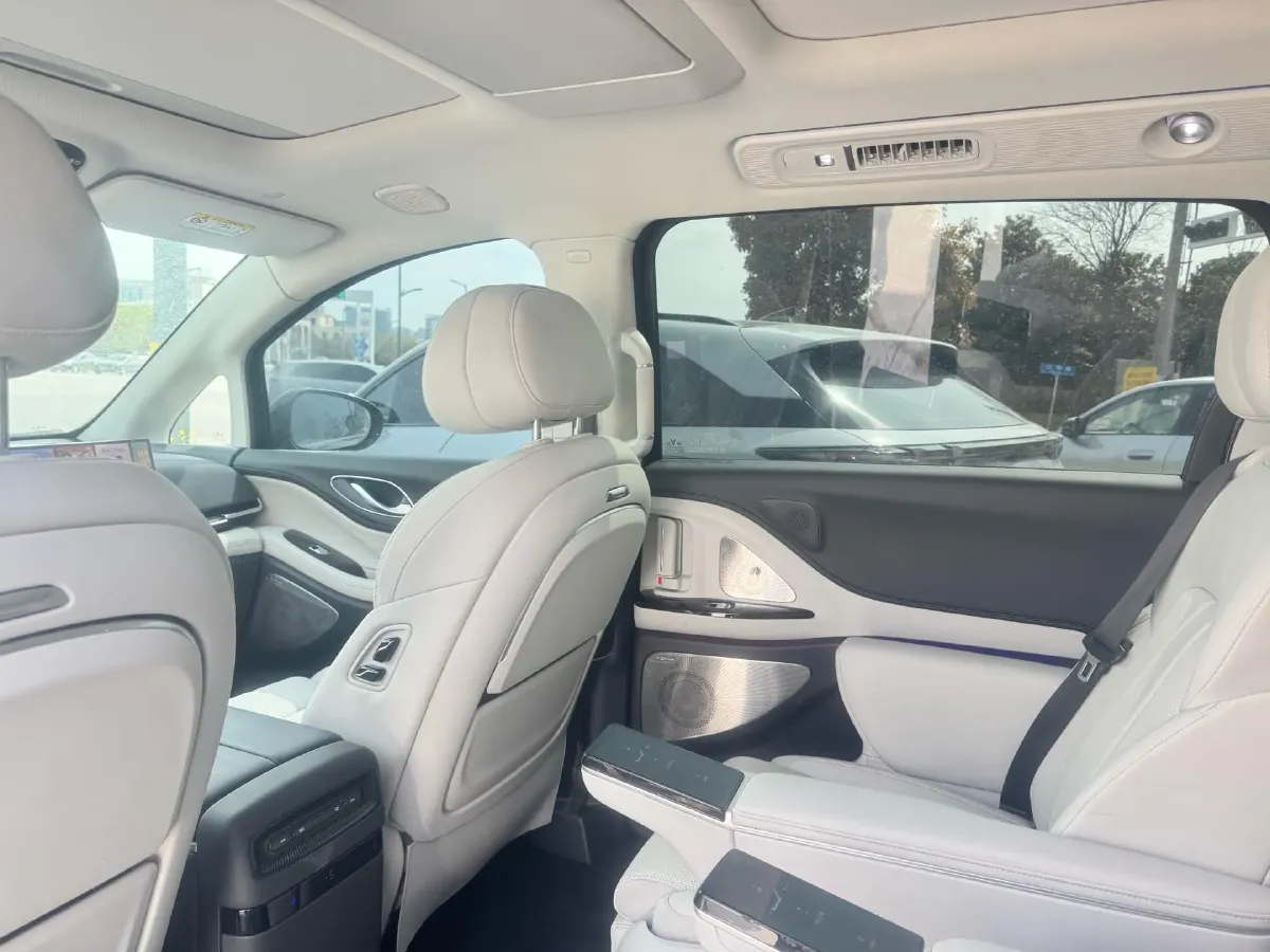 2024 Voyah FREE 1.5T 150HP L4 REEV 39.2KWH,autocango,china used car exporter,china ev exporter,chinese used car exporter,chinese used ev exporter