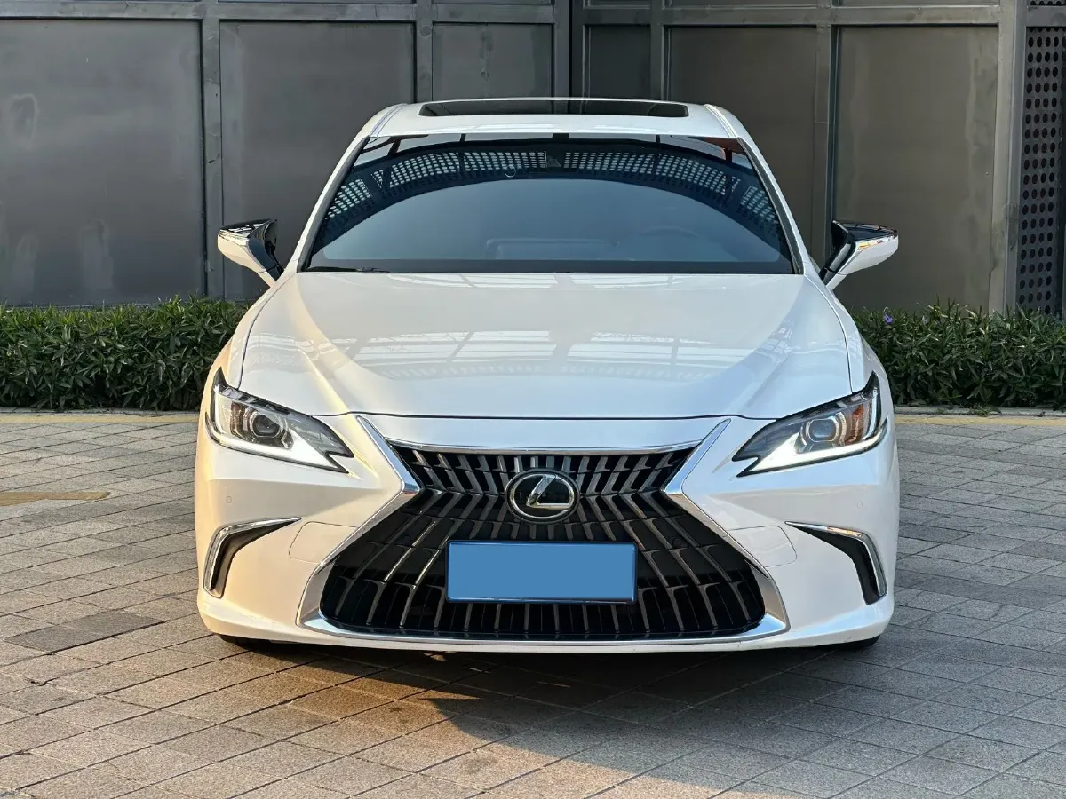 2021 Lexus ES 2.0L 173HP L4 CVT,autocango,china used car exporter,china ev exporter,chinese used car exporter,chinese used ev exporter