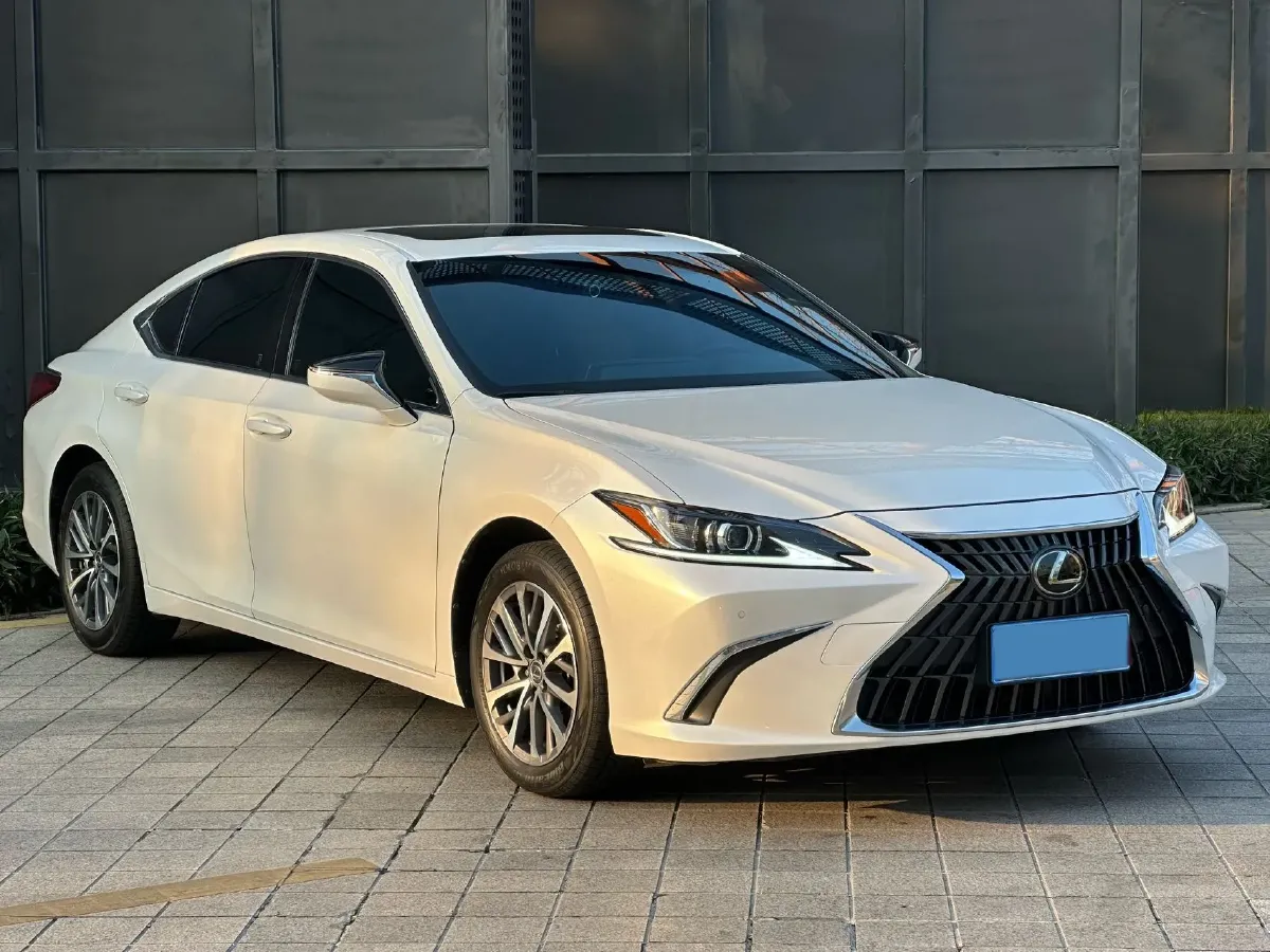 2021 Lexus ES 2.0L 173HP L4 CVT,autocango,china used car exporter,china ev exporter,chinese used car exporter,chinese used ev exporter