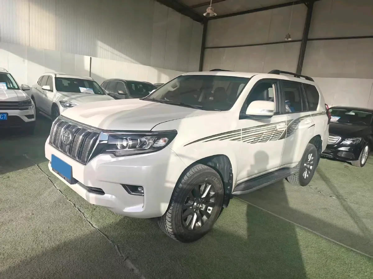 2018 Land Rover Discovery Sport 2.0T 241HP L4 9AT,autocango,china used car exporter,china ev exporter,chinese used car exporter,chinese used ev exporter