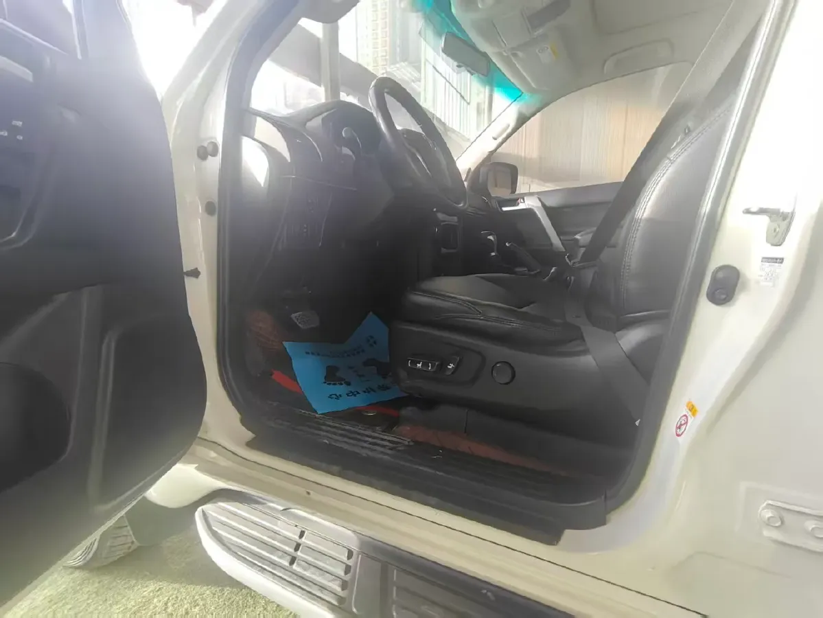 2018 Land Rover Discovery Sport 2.0T 241HP L4 9AT,autocango,china used car exporter,china ev exporter,chinese used car exporter,chinese used ev exporter