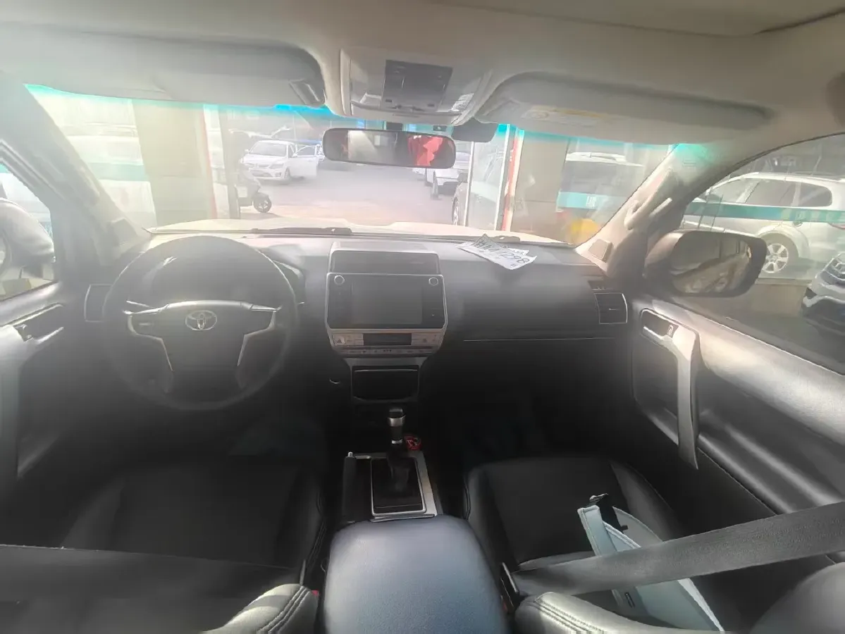 2018 Land Rover Discovery Sport 2.0T 241HP L4 9AT,autocango,china used car exporter,china ev exporter,chinese used car exporter,chinese used ev exporter