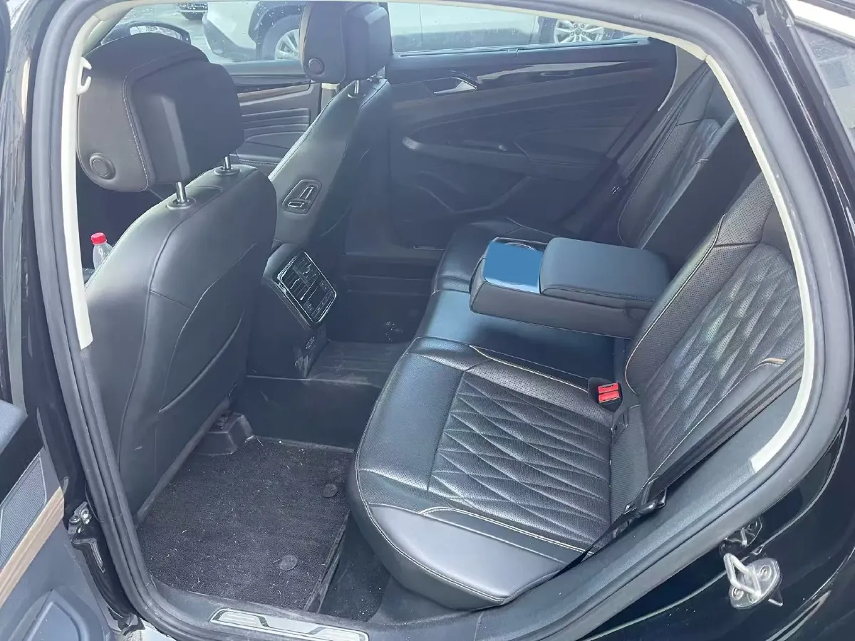 2019 Volkswagen Passat 2.0T 186HP L4 7DCT,autocango,china used car exporter,china ev exporter,chinese used car exporter,chinese used ev exporter