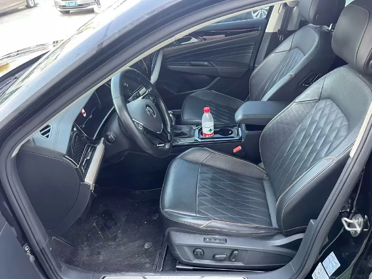 2019 Volkswagen Passat 2.0T 186HP L4 7DCT,autocango,china used car exporter,china ev exporter,chinese used car exporter,chinese used ev exporter