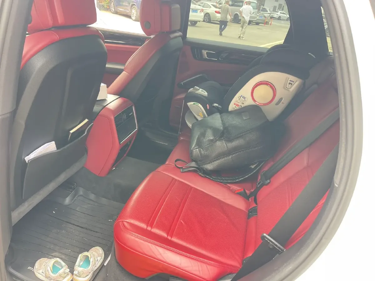 2019 Porsche Cayenne 2.0T 252HP L4 8AT PHEV 14.1KWH,autocango,china used car exporter,china ev exporter,chinese used car exporter,chinese used ev exporter