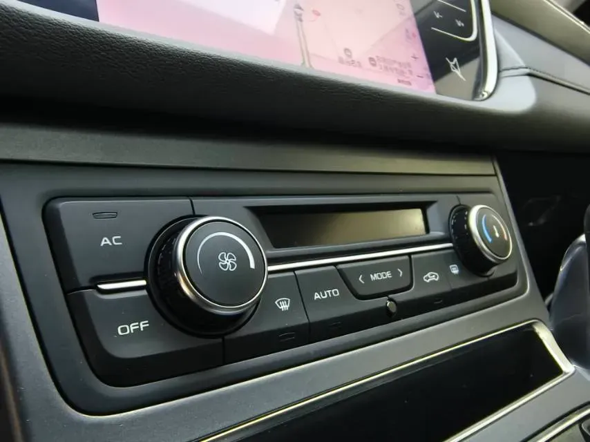 2020 Geely Emgrand 1.5L 109HP L4 CVT,autocango,china used car exporter,china ev exporter,chinese used car exporter,chinese used ev exporter