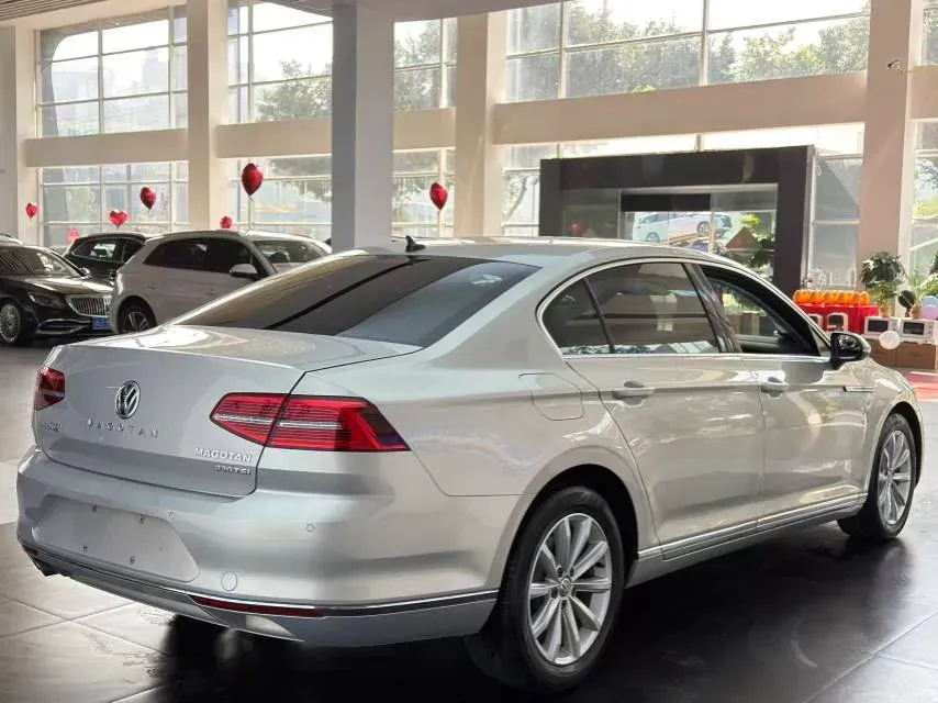 2018 Volkswagen Magotan 1.8T 180HP L4 7DCT,autocango,china used car exporter,china ev exporter,chinese used car exporter,chinese used ev exporter