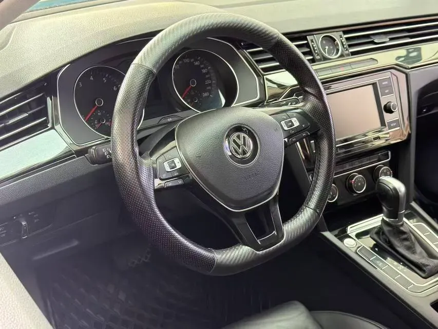 2018 Volkswagen Magotan 1.8T 180HP L4 7DCT,autocango,china used car exporter,china ev exporter,chinese used car exporter,chinese used ev exporter