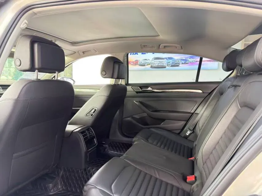 2018 Volkswagen Magotan 1.8T 180HP L4 7DCT,autocango,china used car exporter,china ev exporter,chinese used car exporter,chinese used ev exporter