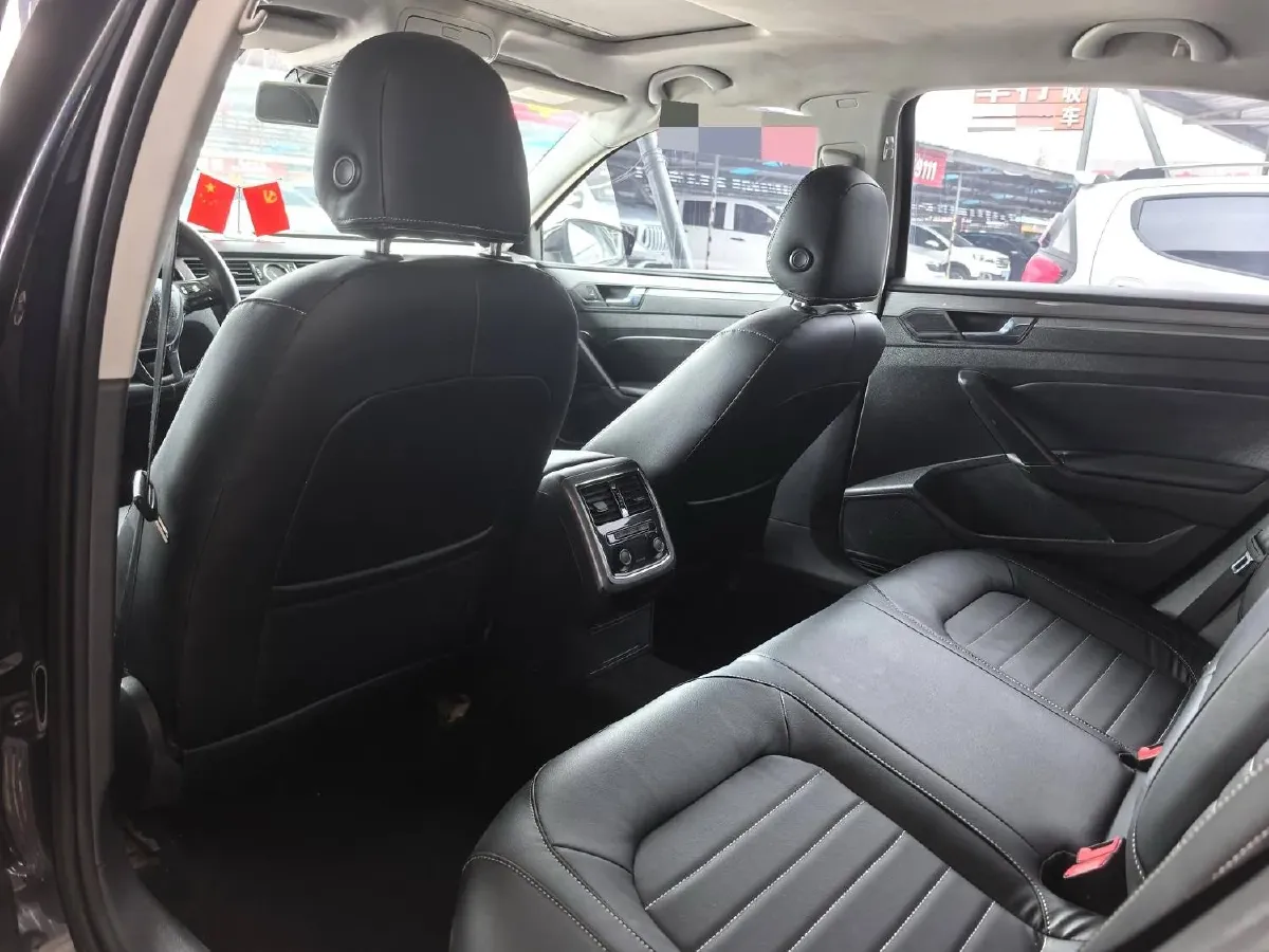 2017 Volkswagen Passat 1.8T 180HP L4 7DCT,autocango,china used car exporter,china ev exporter,chinese used car exporter,chinese used ev exporter