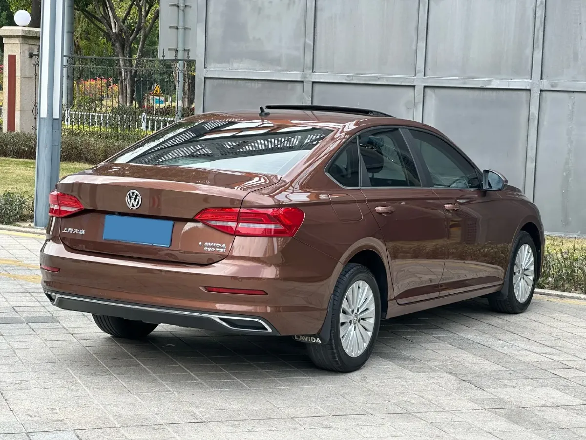 2018 Skoda Karoq 1.4T 150HP L4 7DCT,autocango,china used car exporter,china ev exporter,chinese used car exporter,chinese used ev exporter