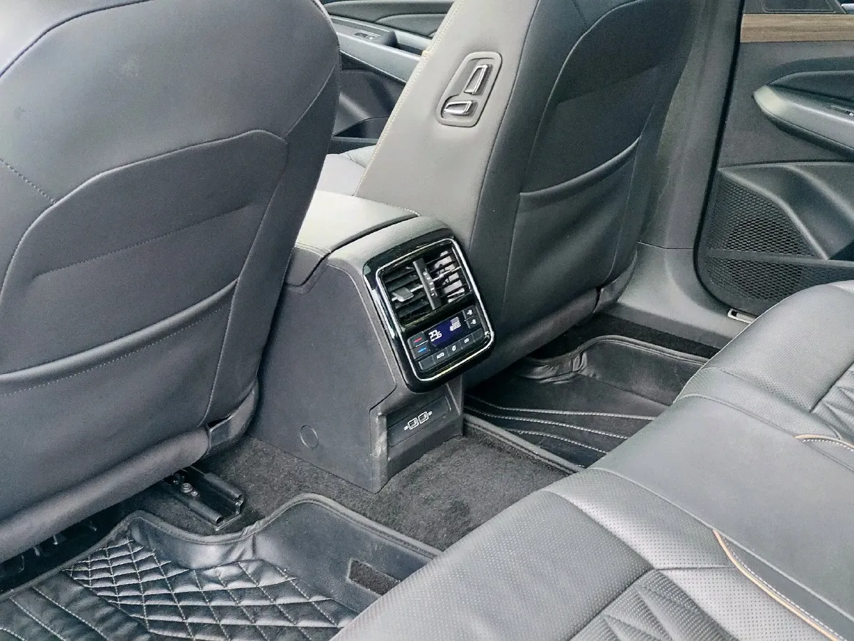 2019 Volvo V40 1.5T 152HP L4 6AT,autocango,china used car exporter,china ev exporter,chinese used car exporter,chinese used ev exporter