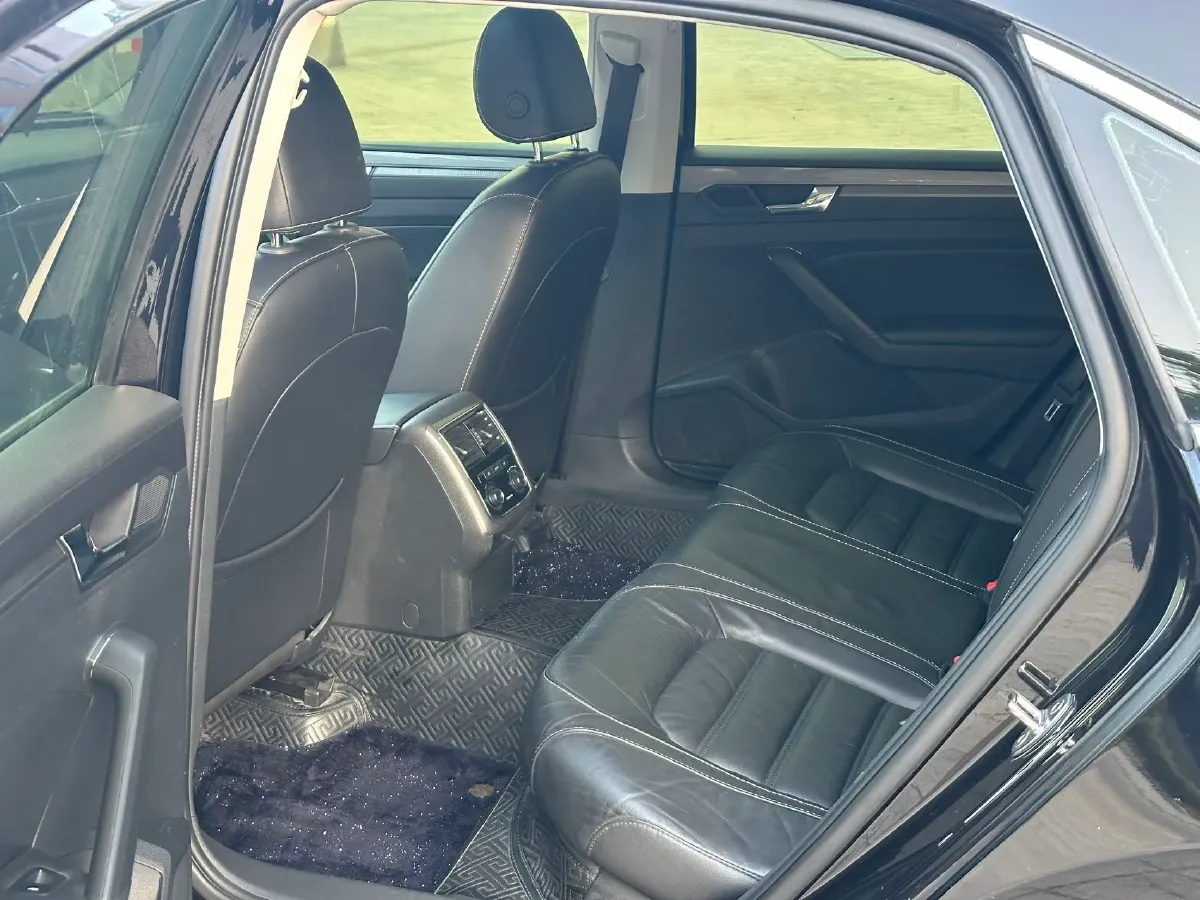 2017 Volkswagen Passat 1.8T 180HP L4 7DCT,autocango,china used car exporter,china ev exporter,chinese used car exporter,chinese used ev exporter