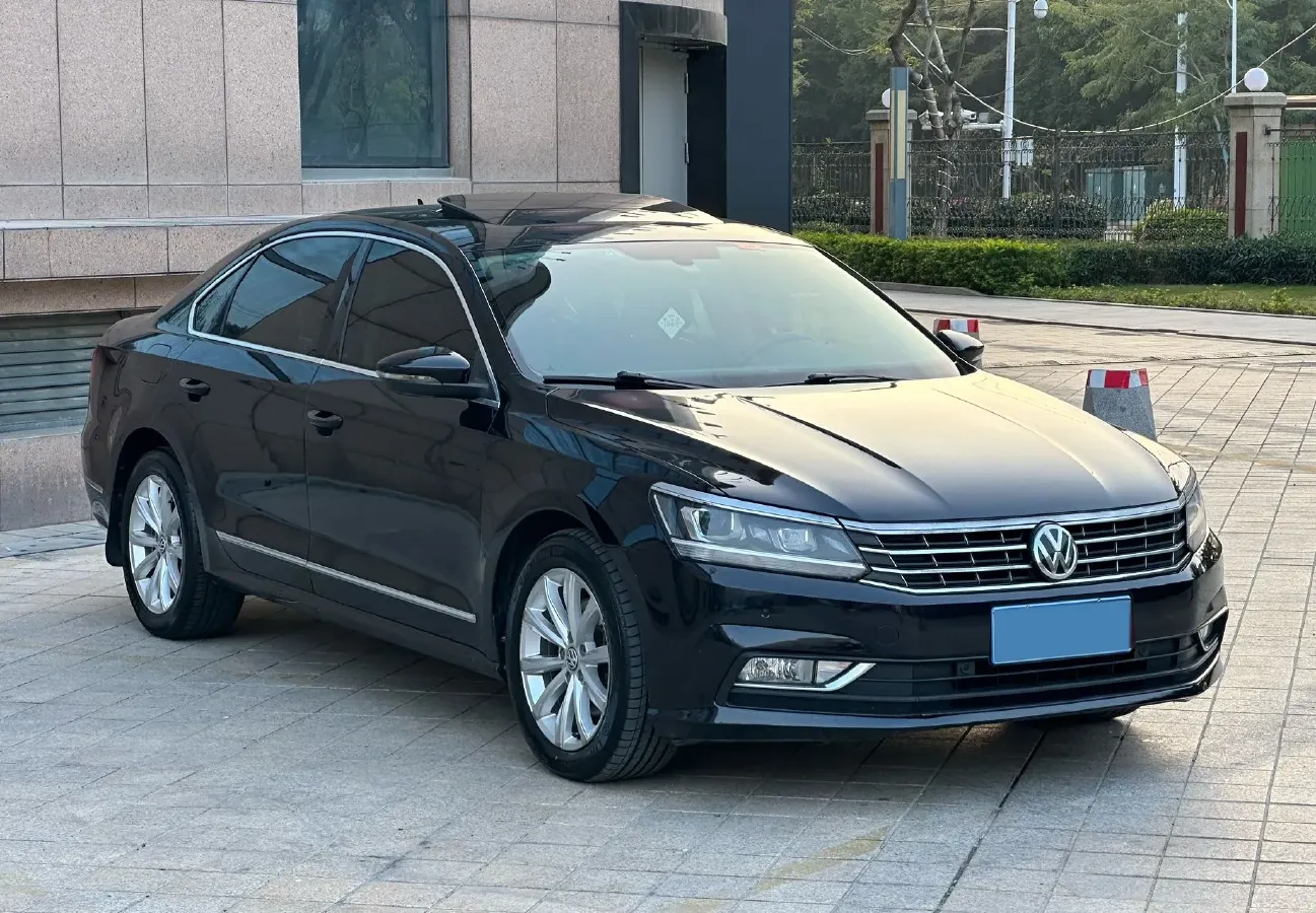 2017 Volkswagen Passat 1.8T 180HP L4 7DCT,autocango,china used car exporter,china ev exporter,chinese used car exporter,chinese used ev exporter