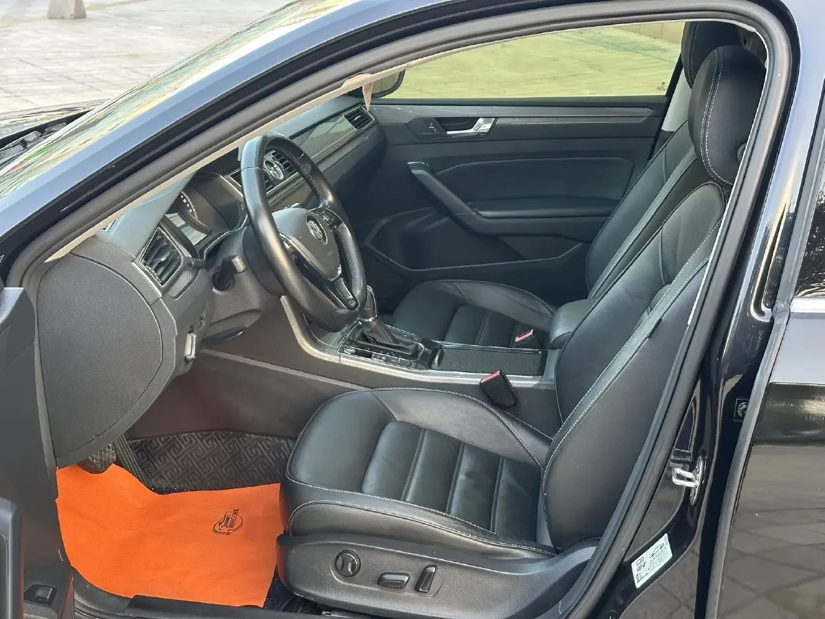 2017 Volkswagen Passat 1.8T 180HP L4 7DCT,autocango,china used car exporter,china ev exporter,chinese used car exporter,chinese used ev exporter