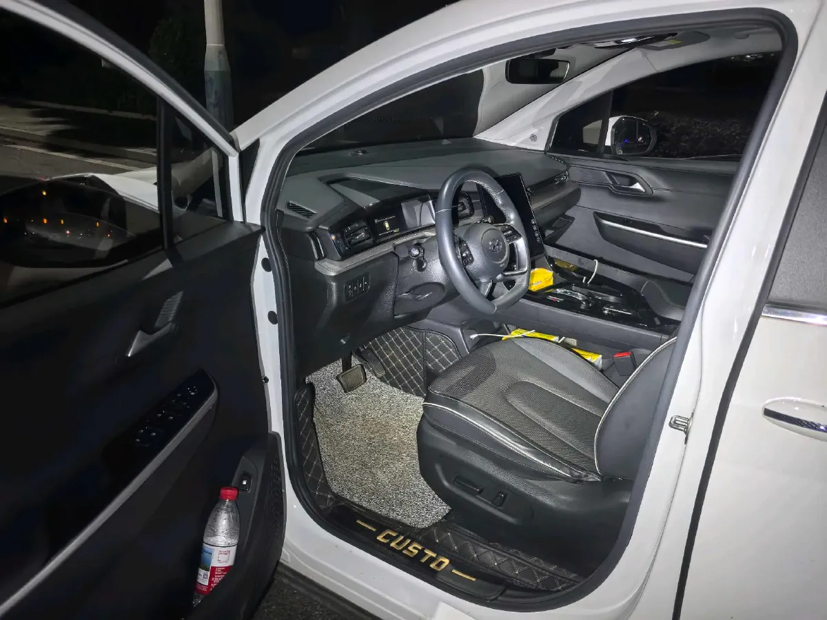 2021 Hyundai Custo 1.5T 170HP L4 8AT,autocango,china used car exporter,china ev exporter,chinese used car exporter,chinese used ev exporter