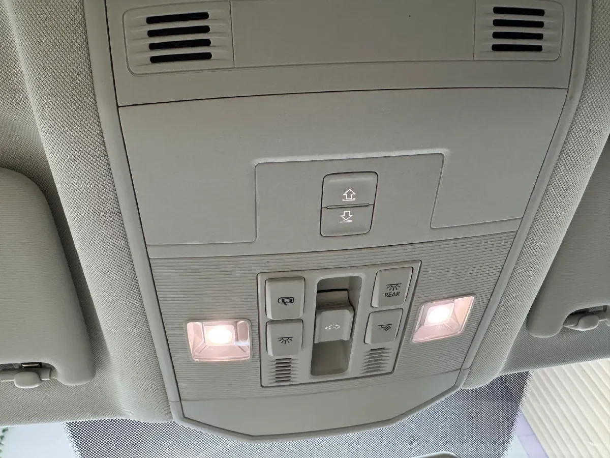 2023 Volkswagen T-Roc 1.4T 150HP L4 7DCT,autocango,china used car exporter,china ev exporter,chinese used car exporter,chinese used ev exporter