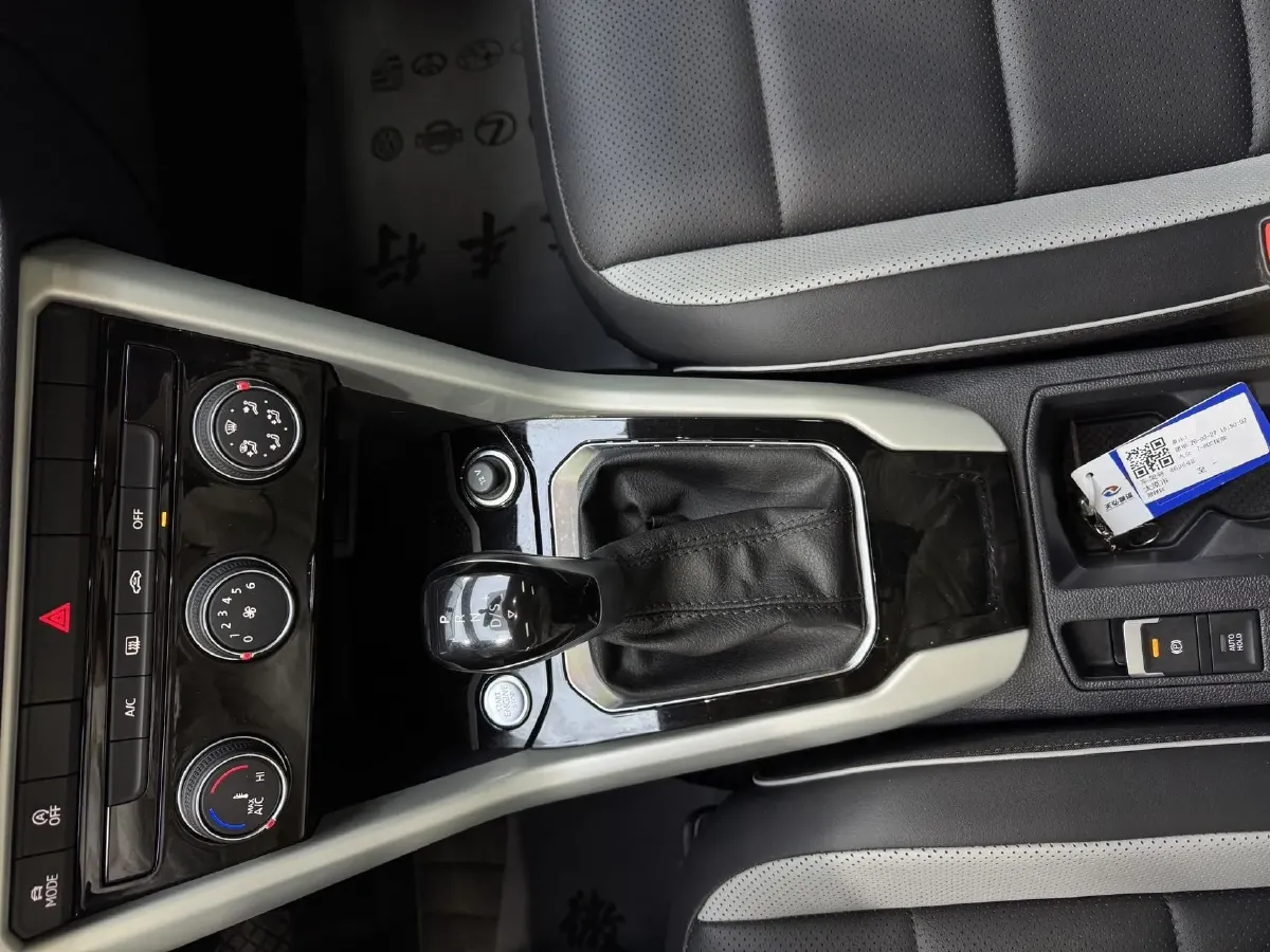 2023 Volkswagen T-Roc 1.4T 150HP L4 7DCT,autocango,china used car exporter,china ev exporter,chinese used car exporter,chinese used ev exporter