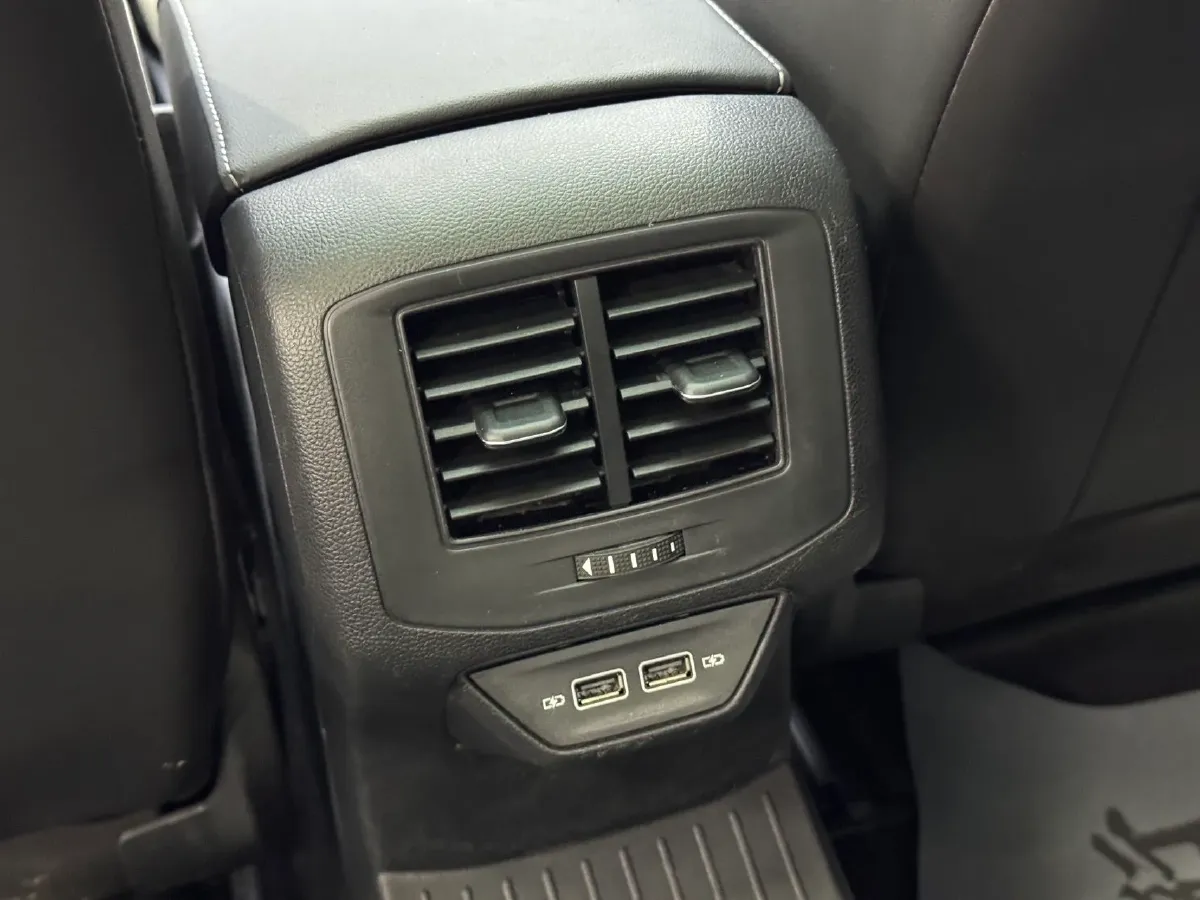 2023 Volkswagen T-Roc 1.4T 150HP L4 7DCT,autocango,china used car exporter,china ev exporter,chinese used car exporter,chinese used ev exporter