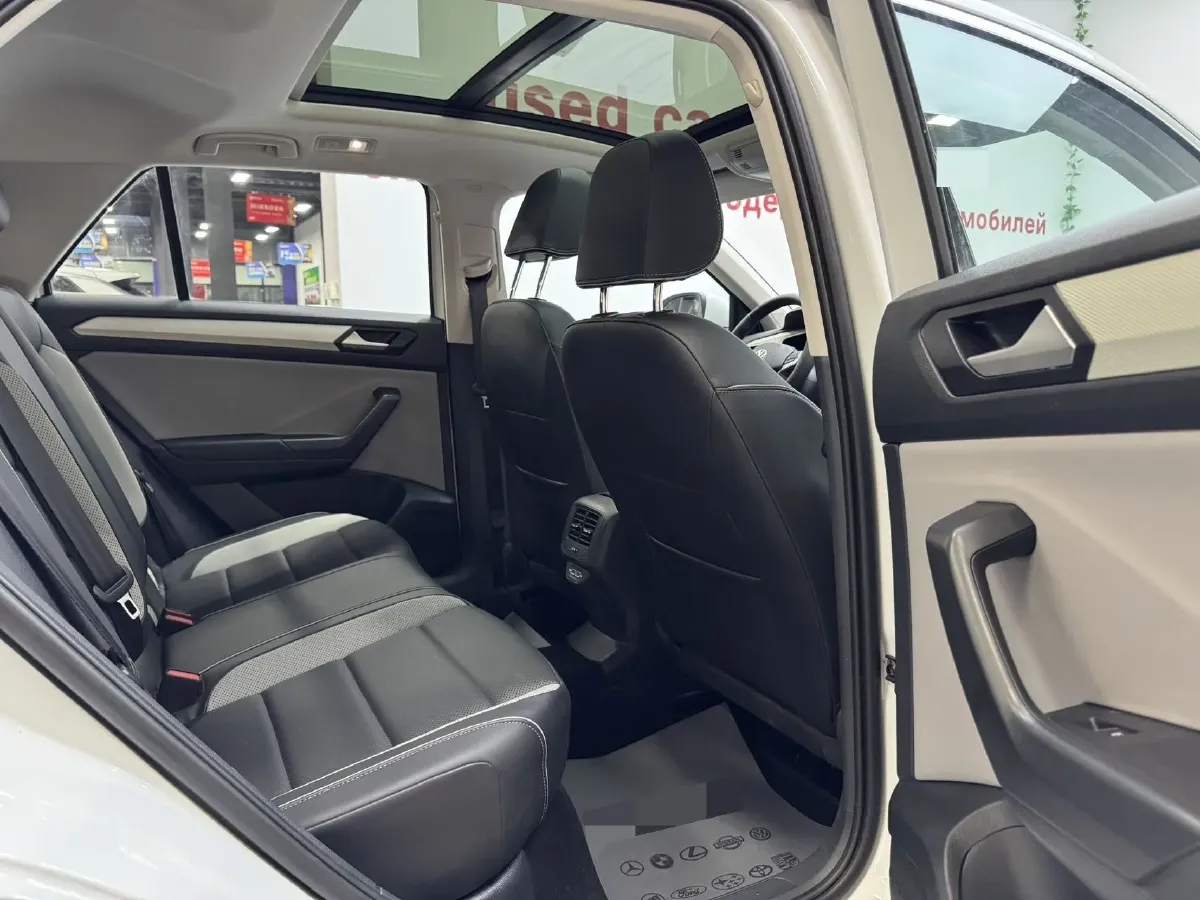 2023 Volkswagen T-Roc 1.4T 150HP L4 7DCT,autocango,china used car exporter,china ev exporter,chinese used car exporter,chinese used ev exporter